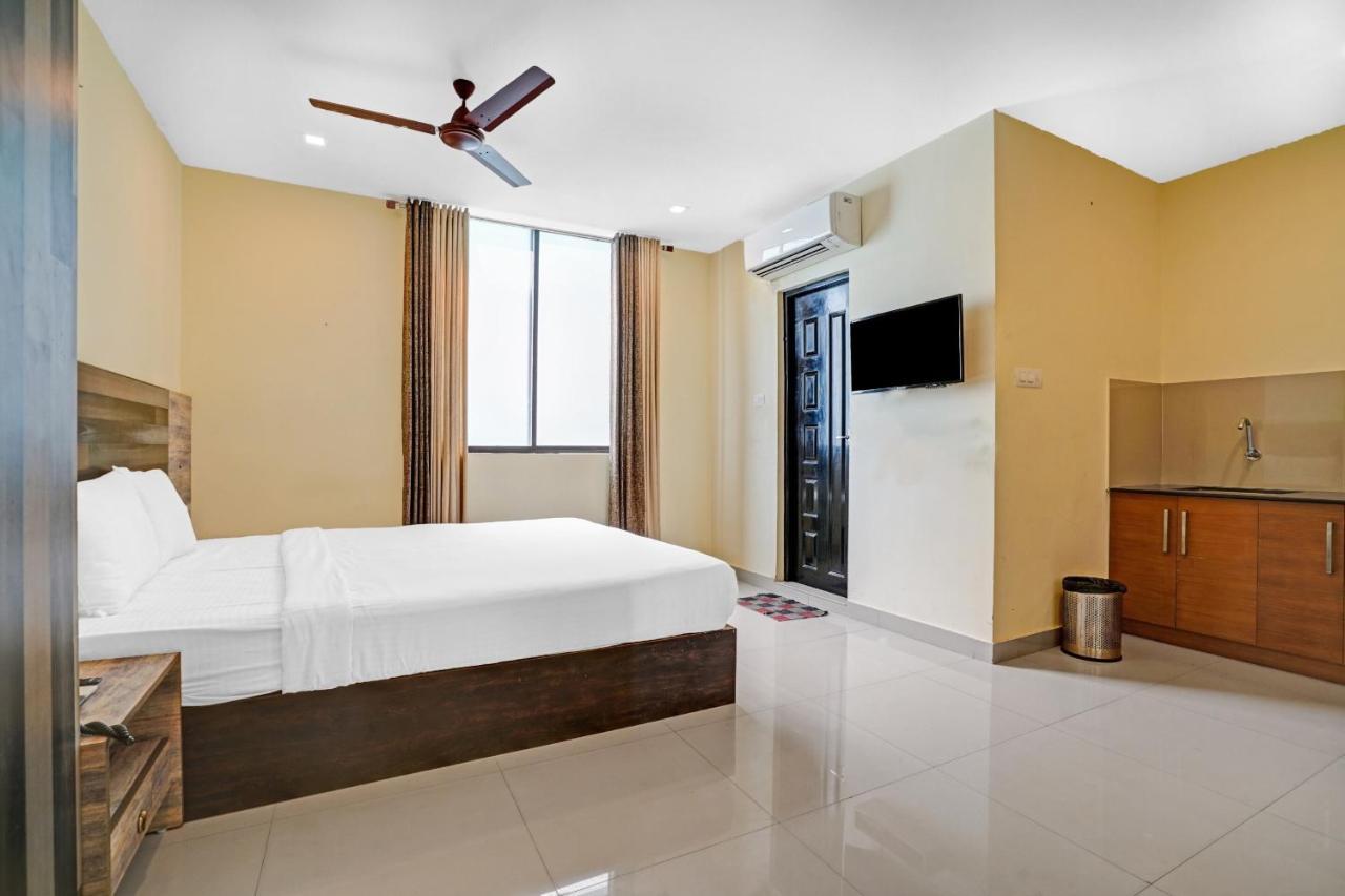Capital O 87015 Hotel Al Salama Kochi Esterno foto