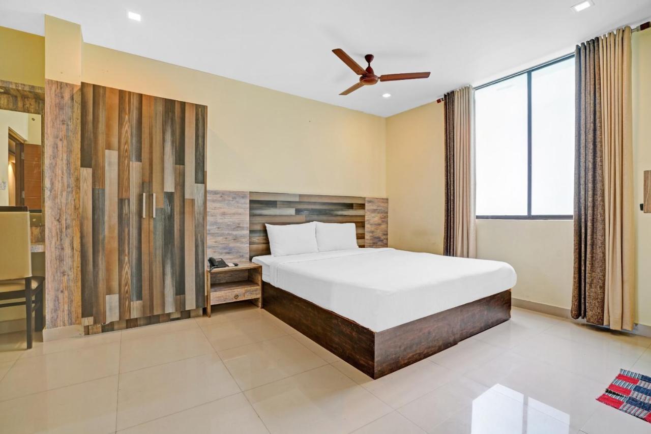 Capital O 87015 Hotel Al Salama Kochi Esterno foto