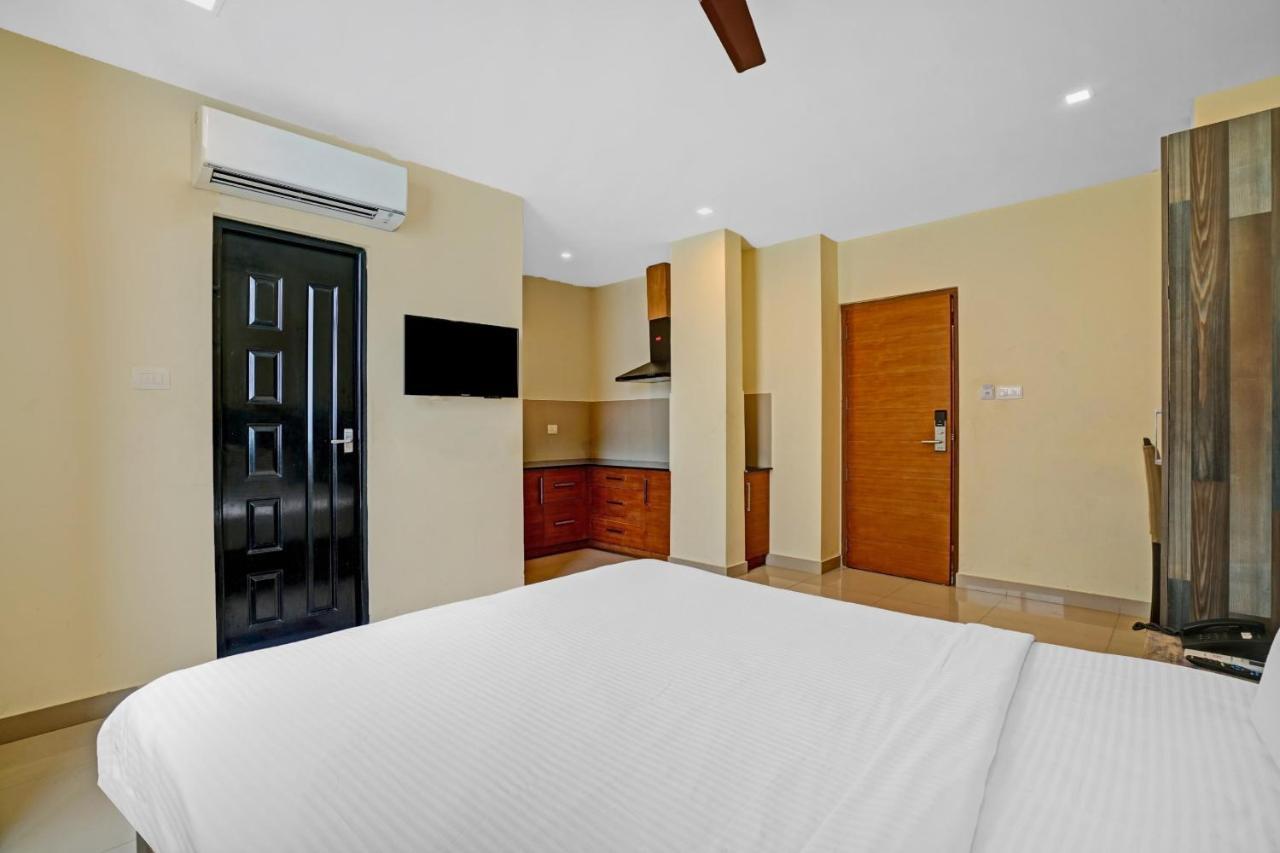 Capital O 87015 Hotel Al Salama Kochi Esterno foto