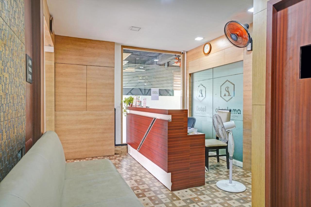 Capital O 87015 Hotel Al Salama Kochi Esterno foto
