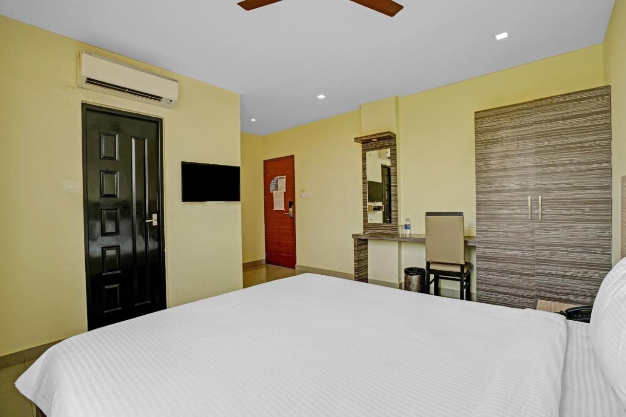 Capital O 87015 Hotel Al Salama Kochi Esterno foto