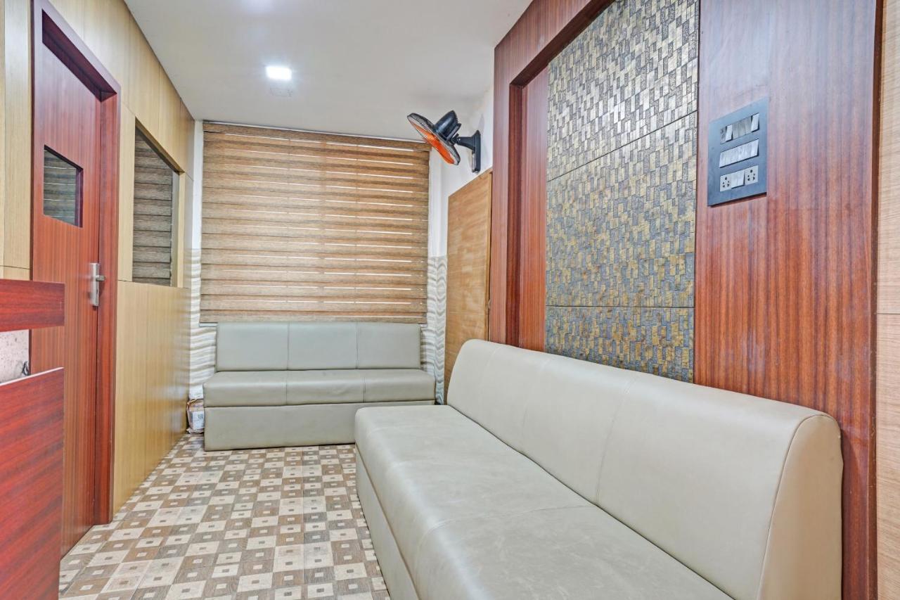 Capital O 87015 Hotel Al Salama Kochi Esterno foto