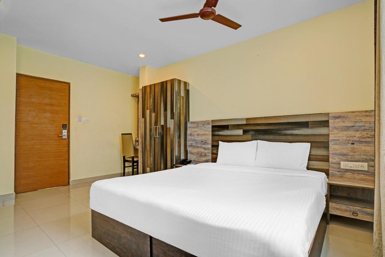 Capital O 87015 Hotel Al Salama Kochi Esterno foto