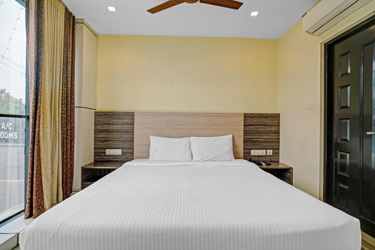 Capital O 87015 Hotel Al Salama Kochi Esterno foto